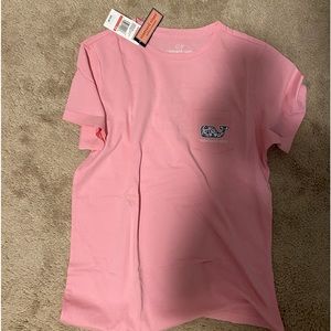 brand new vineyard vines tee